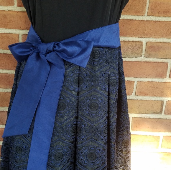 R&K Darling Black and Blue Lace Evening Dress - Picture 7 of 8